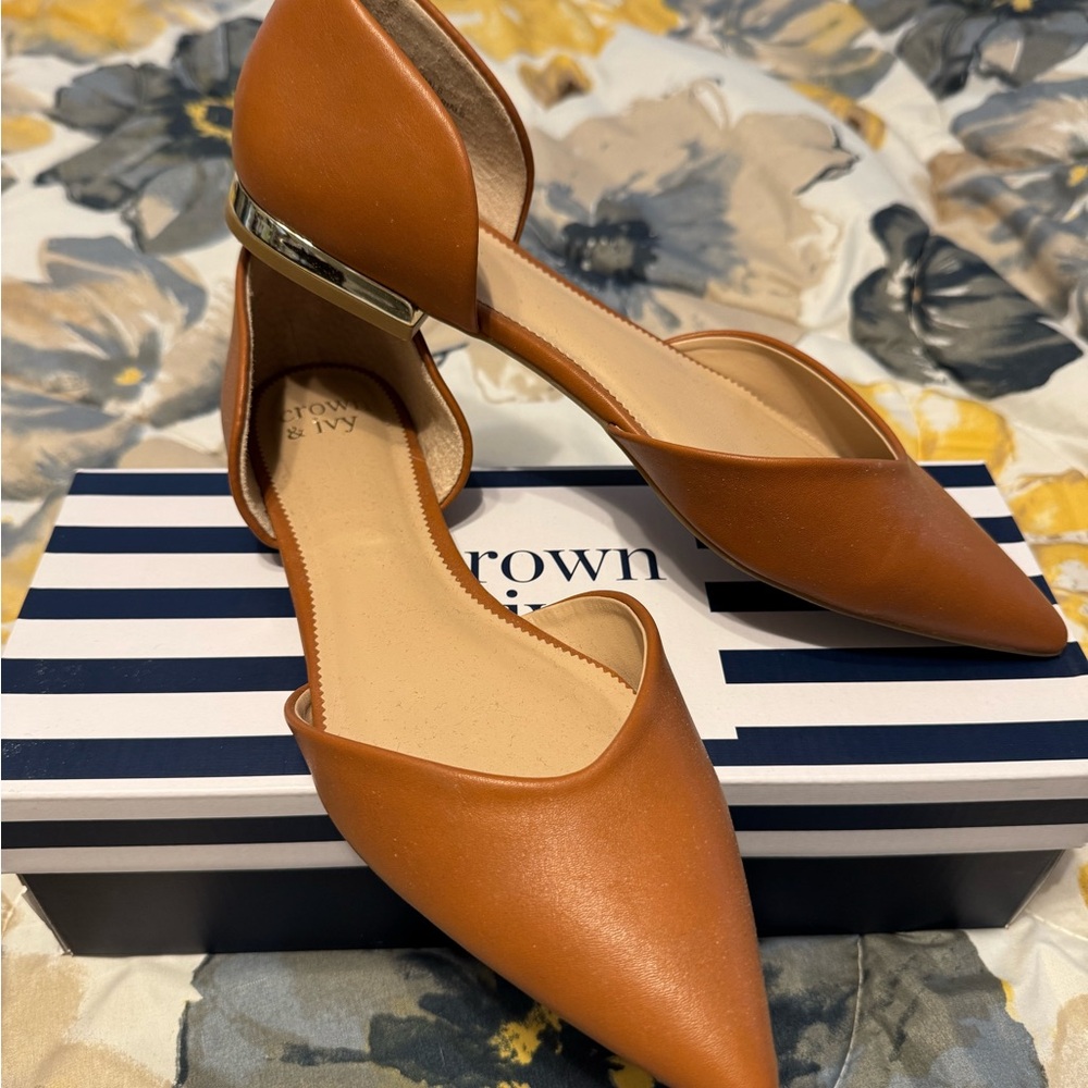 Crown & Ivy Tan Loafers with Sleek Pointed Toe